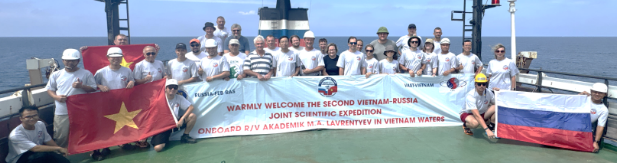 Совместный состав экспедиции перед началом работ